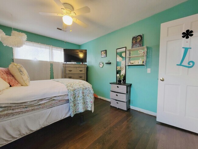 Building Photo - 4 Candlewood Knolls Rd