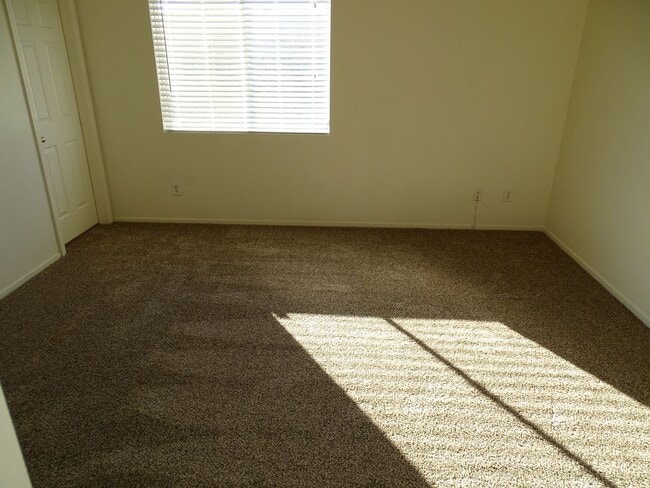 Building Photo - Well Kept One Story North Las Vegas Cul De...