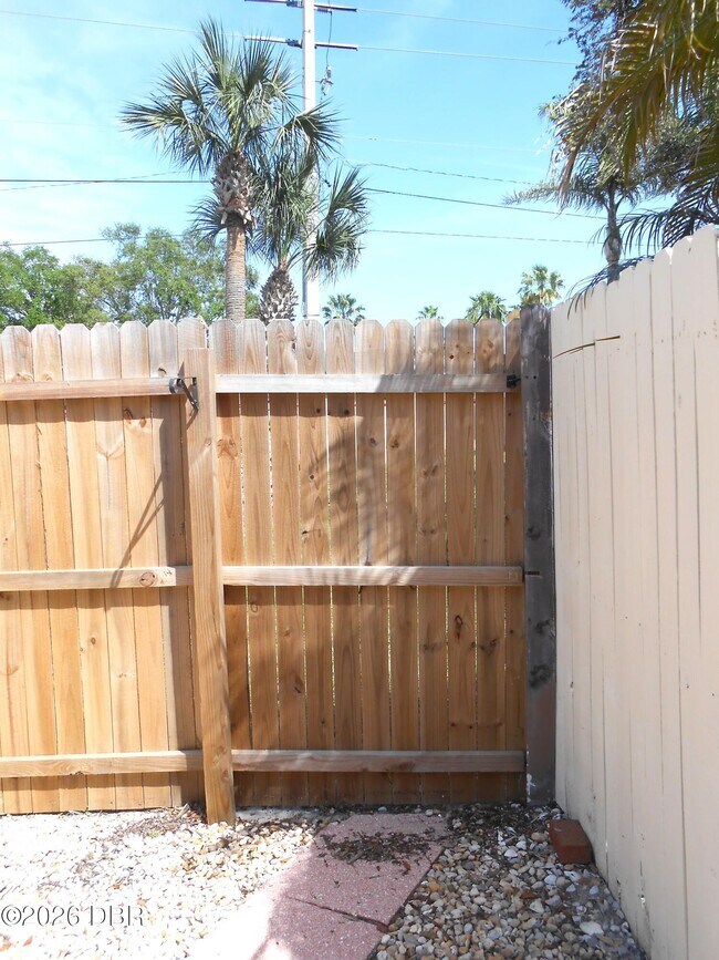 Building Photo - 3561 Forest Branch Dr