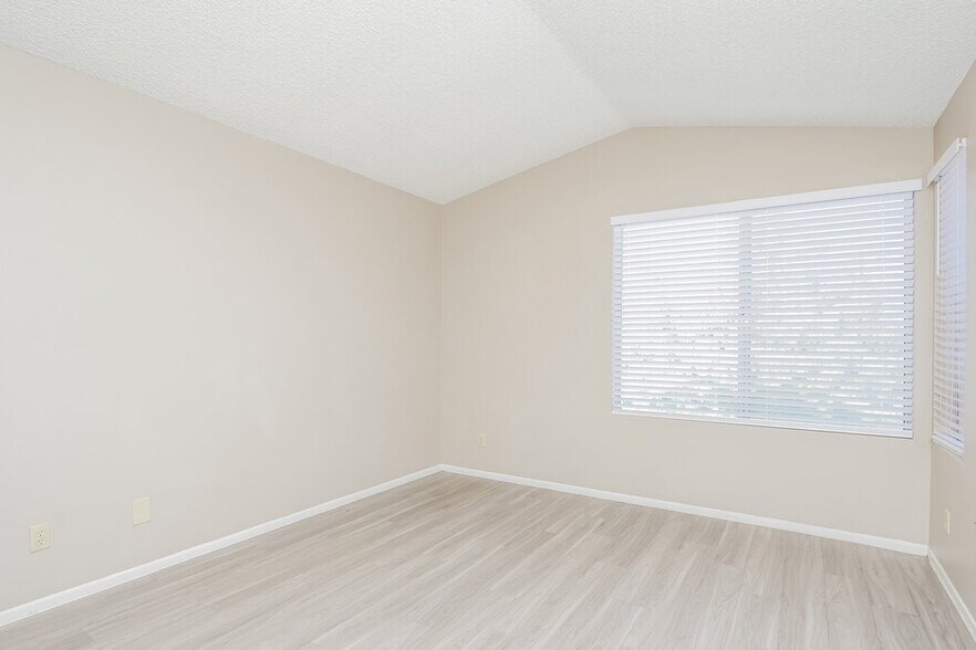Building Photo - 109 Quiet Desert Ln