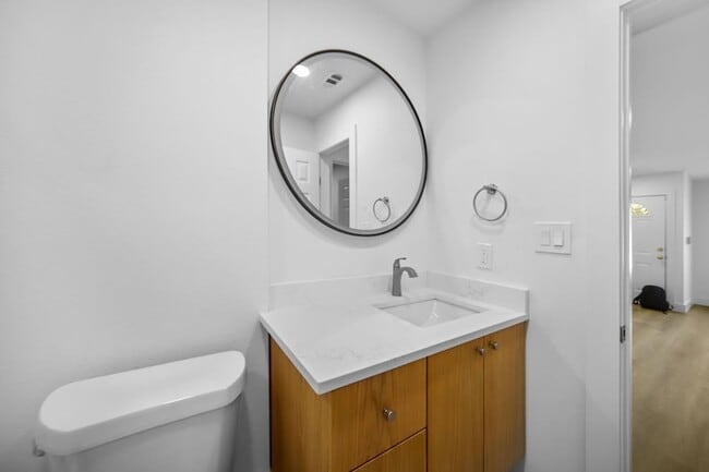 Building Photo - 1616 Nantucket Dr