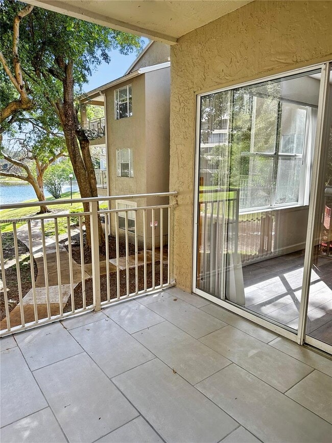 Building Photo - 1725 Palm Cove Blvd