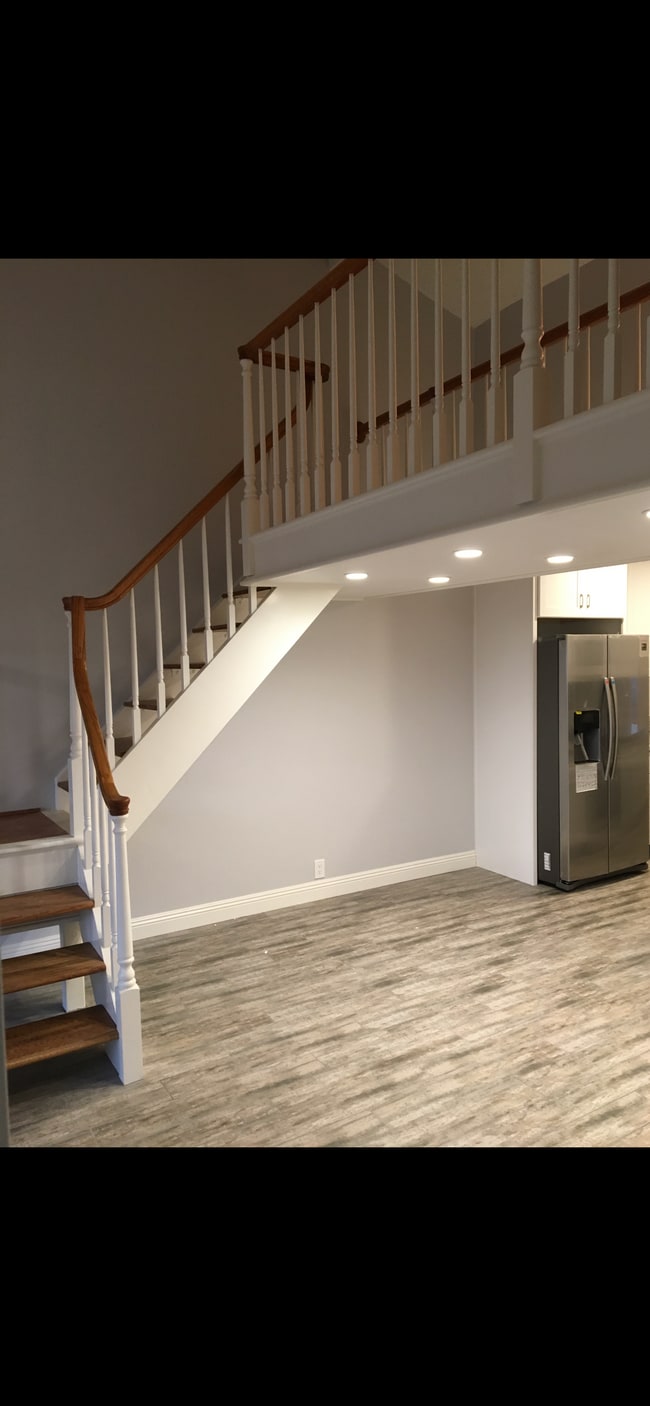 Dining Area - 2205 Pacific Ave