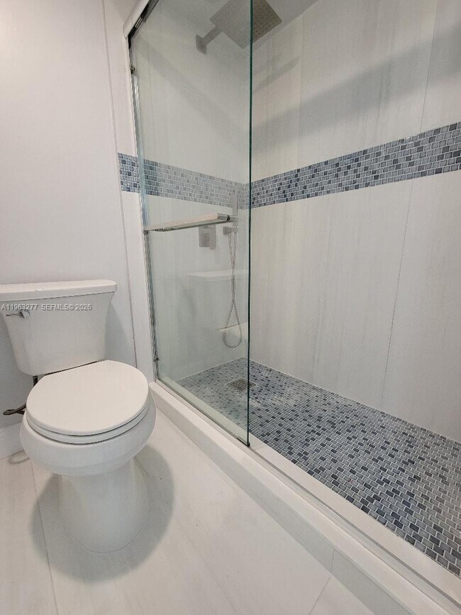 Building Photo - 5701 Riverside Dr