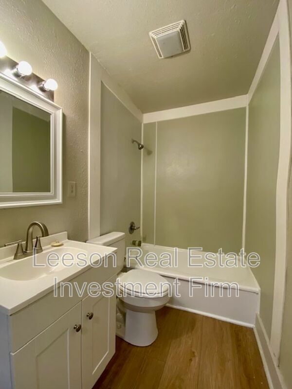 Building Photo - 501 Wyche St