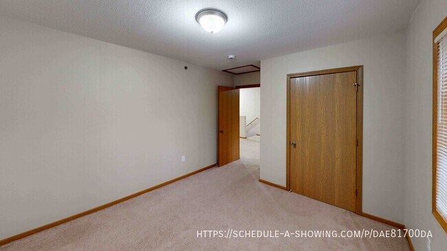 Building Photo - 515 Ontario Ave