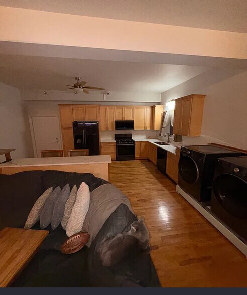 Building Photo - 23 Summer St