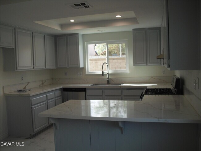 Building Photo - 5350 Blue Sage Dr