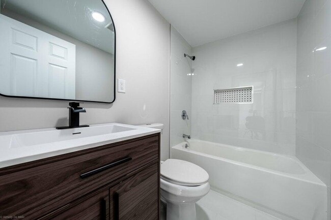 Building Photo - 1405 NW 7th Terrace