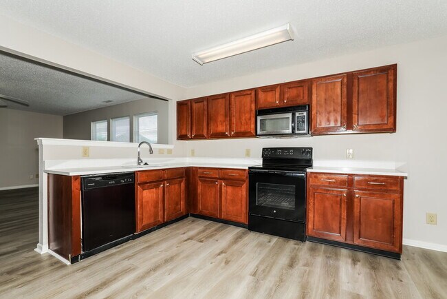 Building Photo - 2250 Cedarmill Dr