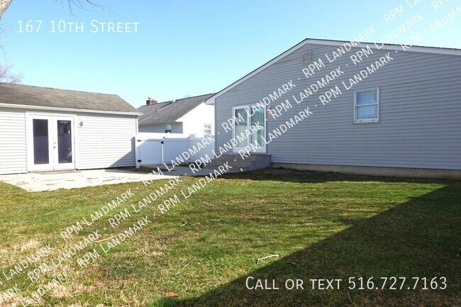 Building Photo - 167 10th St