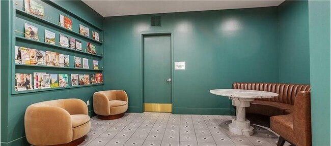 Building Photo - 301 N Akard St