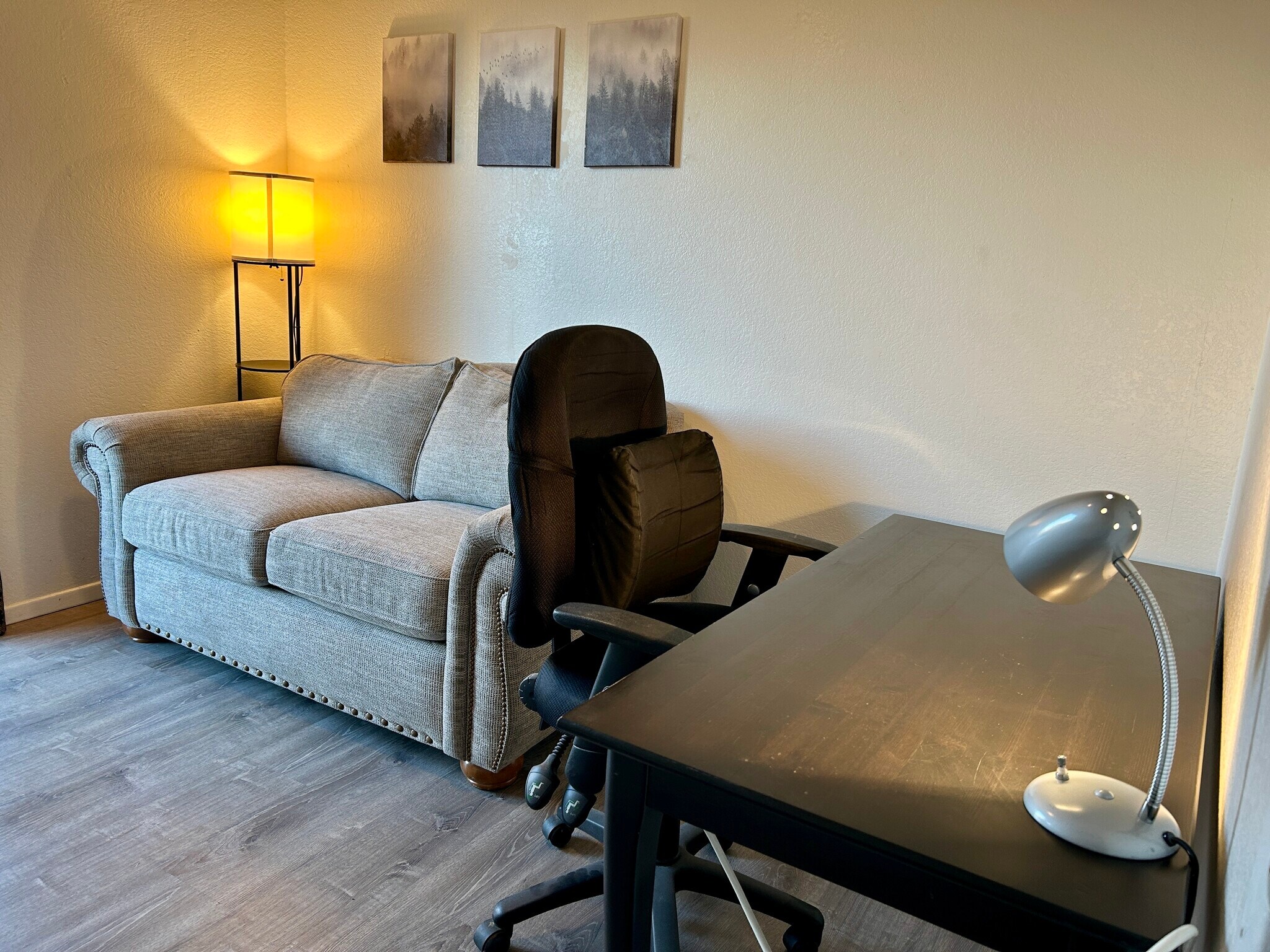 Building Photo - 4234 E Western Dr