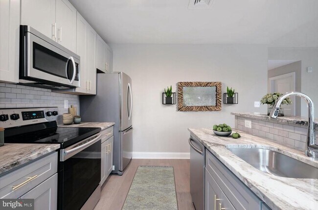Building Photo - 60 N 23rd St