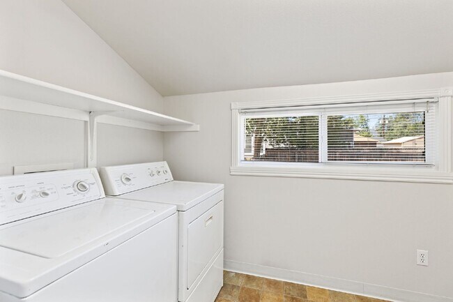 Building Photo - 1704 W Cucharras St