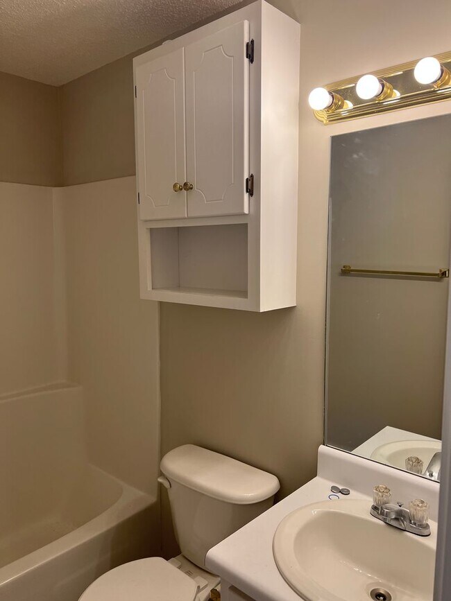 Building Photo - 153 Woodberry Dr