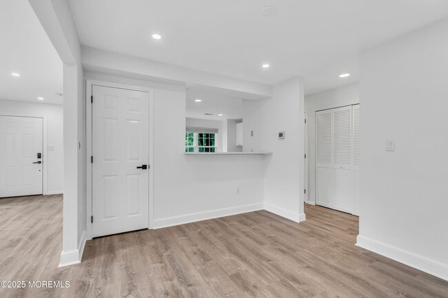 Building Photo - 194 Crooked Stick Ct