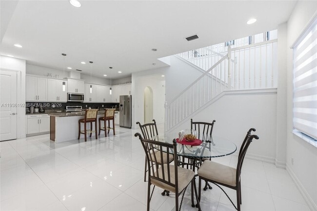 Building Photo - 9220 Meridian Dr N