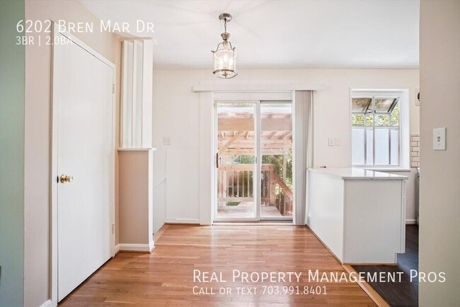 Building Photo - 6202 Bren Mar Dr