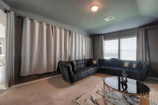 Building Photo - 5555 Casa Martin Dr