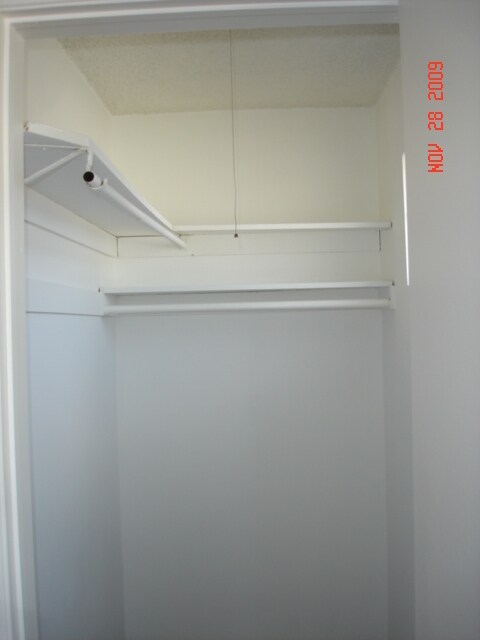 Building Photo - 918 3rd St