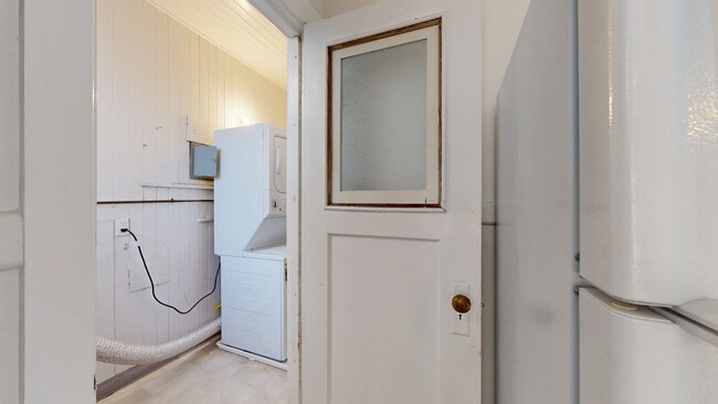 Building Photo - 285 Bartlett St