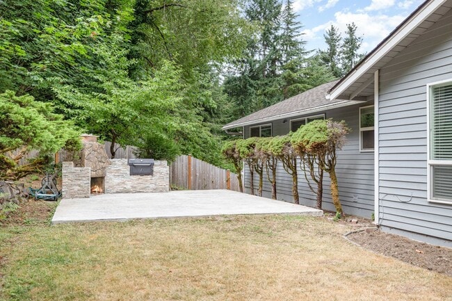 Building Photo - 5 bed 4 bath home in somerset available 9/1