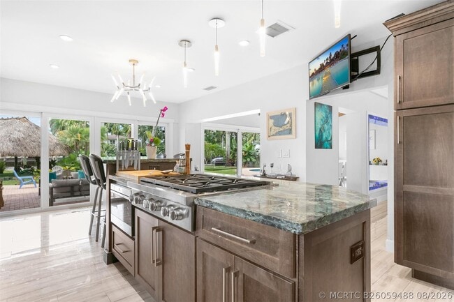 Building Photo - 913 Coconut Dr