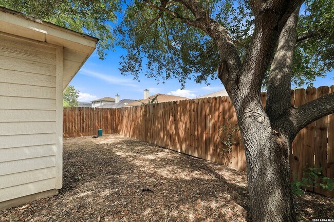 Building Photo - 10302 Lateleaf Oak