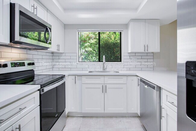 Building Photo - 3143 Kingswood Terrace