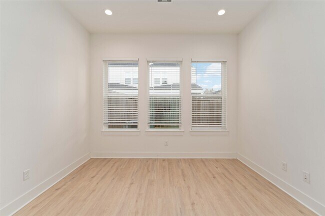 Building Photo - 4109 Hare St