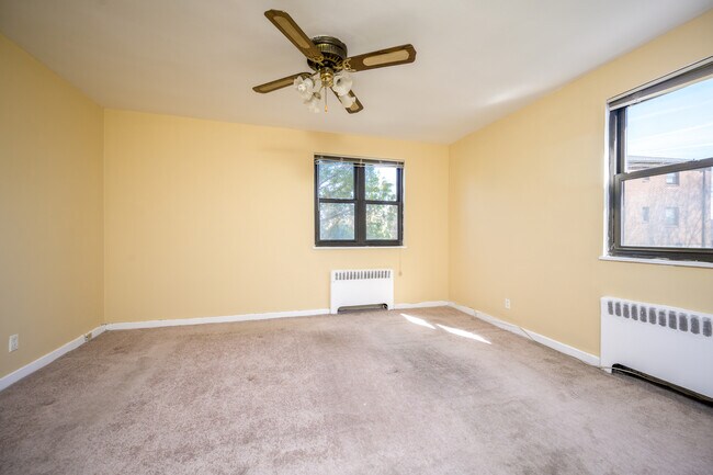 Building Photo - 154 Martling Ave