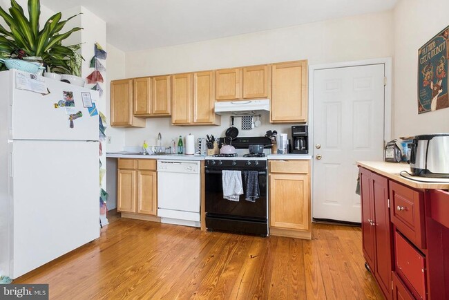 Building Photo - 321 N Front St