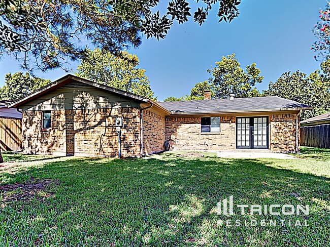 Building Photo - 3814 Wintergreen Dr