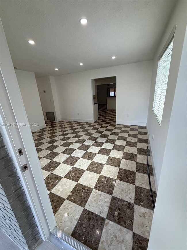 Building Photo - 7314 SW 22nd St