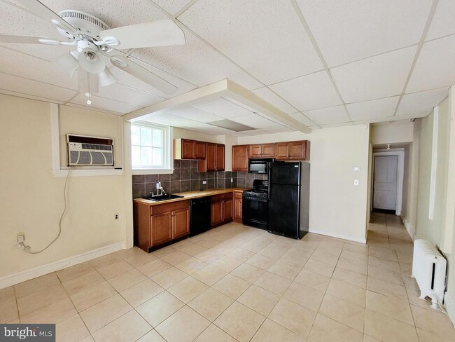 Building Photo - 5440 Ridge Ave