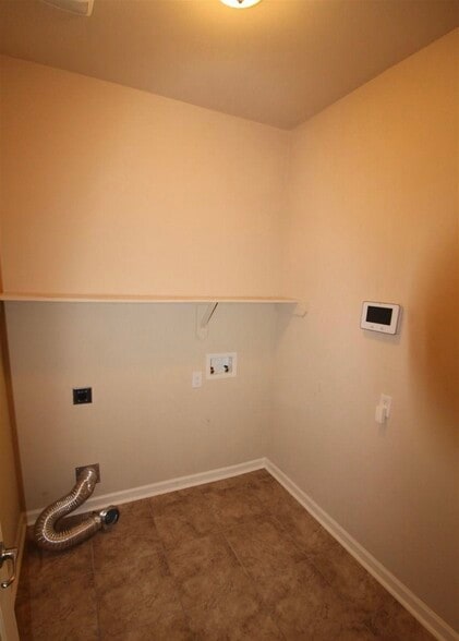 Building Photo - 6448 Oaks Edge Dr