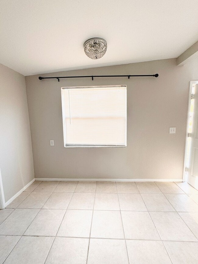 Building Photo - Charming 4-Bedroom Home in Seminole, FL - SECTION 8/HOUSING VOUCHER ACCEPTED!