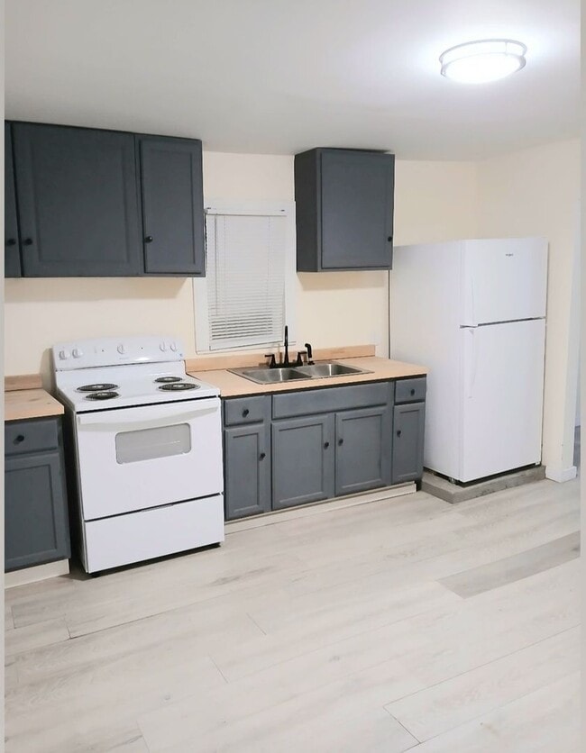 Building Photo - 408 Bowen Ave