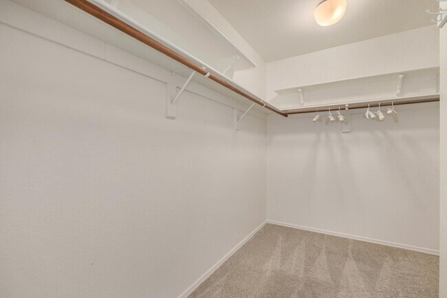 Building Photo - 9408 W Taro Ln