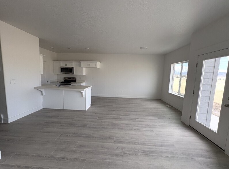 Building Photo - 2019 E Canyonlands Ln