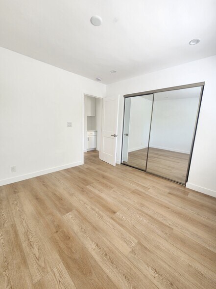 Building Photo - 2336 34th St