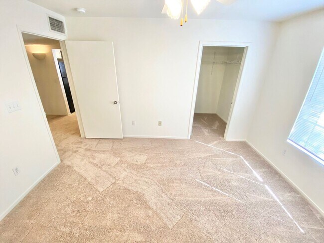 Building Photo - Charming condo near Summerlin in desirable Northwest Las Vegas
