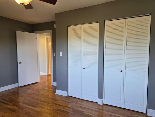 Building Photo - 2 Bedroom Home in Manette!