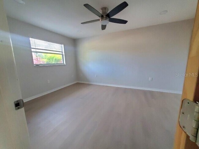 Building Photo - 4387 Sibley Bay St