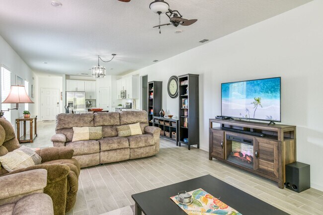 Building Photo - Beautiful 2 Bedroom, 2 Bathroom Home in St. Augustine Lakes