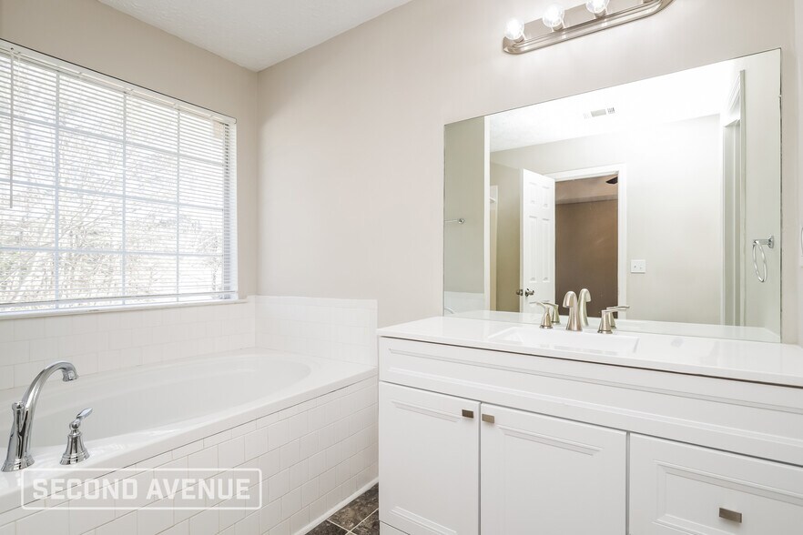 Building Photo - 306 Ashton Pl