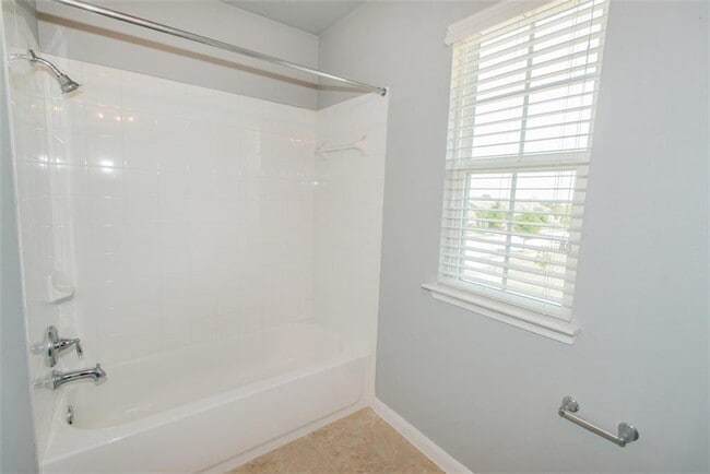 Building Photo - 937 Alamo Plaza Dr