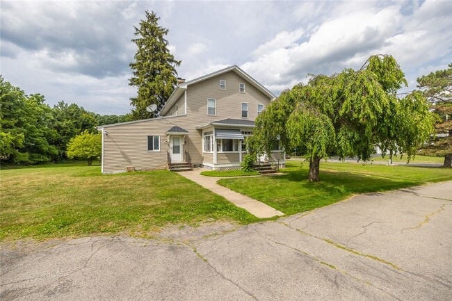 Building Photo - 757 Holt Rd