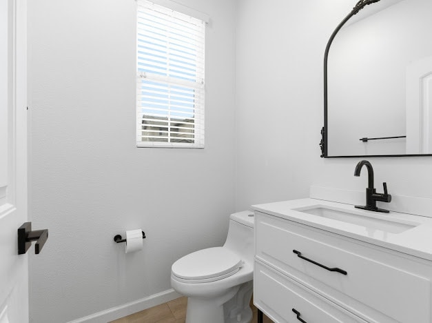 Building Photo - Spacious 3-bedroom home offering 1,785 sq ft of comfortable living space.